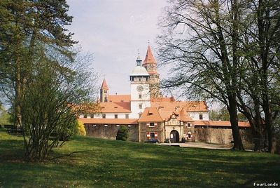 Zamek w Bouzovie